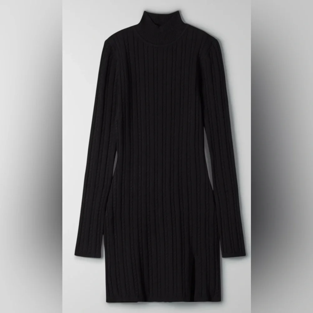 Sunday best Maple Dress
Longsleeve bodycon dress - Picture 3 of 9